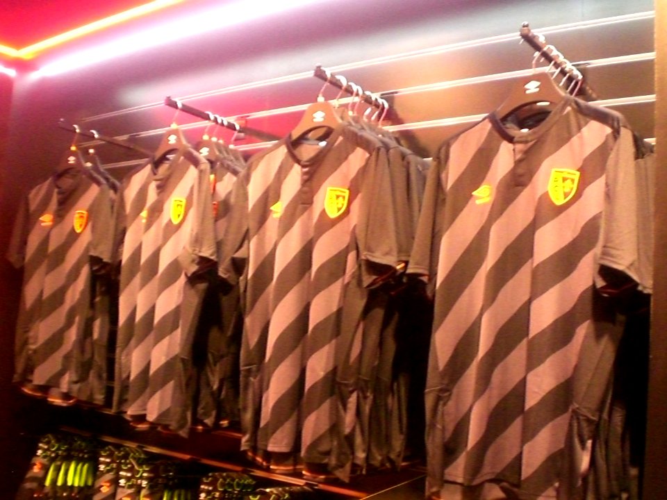 Maillots extérieur RC Lens 2015-2016