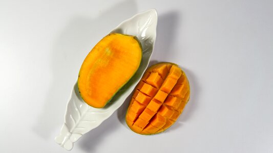 Mango sliced fuits
