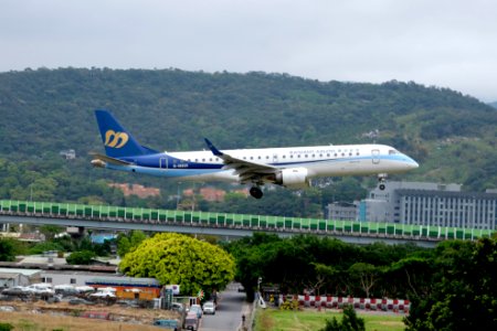 Mandarin Airlines Embraer ERJ 190 B-16825 on Final Approach at Taipei Songshan Airport 20150321b