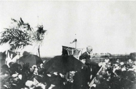Máximo Gómez en el acto de inauguración del mausoleo a Antonio Maceo 1899