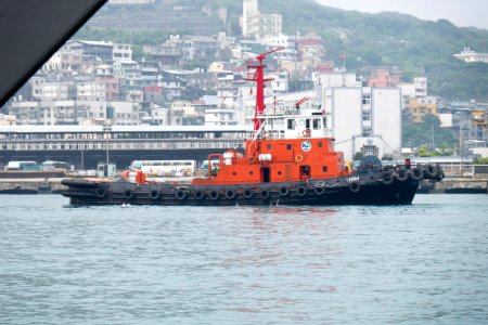 Tugboat K1284 in Keelung Harbour 20150316