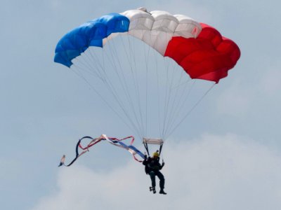 ROCA Dragon Team Crew Descending over Military Academy Ground 20140531j