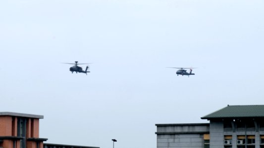 ROCA AH-64E 802 and UH-60M 912 Flight over Hongchailin Camp 20161224b