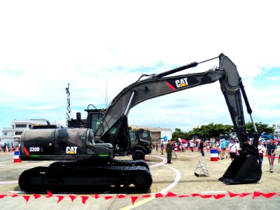 ROCA Caterpillar 320D Excavator Display at Chaiyi Air Force Base 20120811b