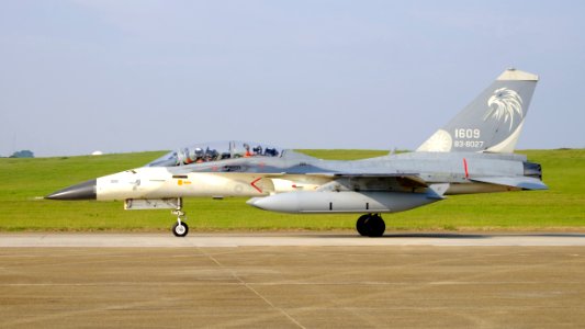 ROCAF F-CK-1B 1609 Taxiing at Ching Chuang Kang Air Force Base 20161126b