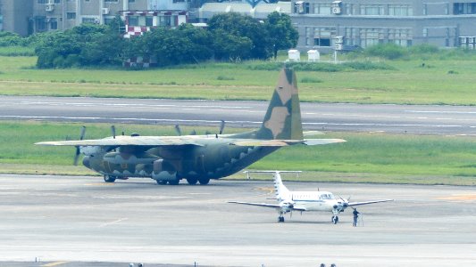 ROCAF C-130H 1302 nearby Hangar of Songshan Air Force Base 20140821