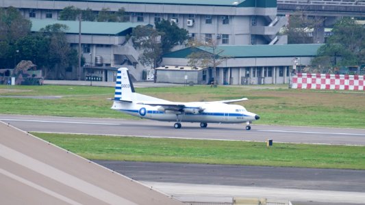 ROCAF Fokker 50 5003 Landing down Songshan Air Force Base 20170131a
