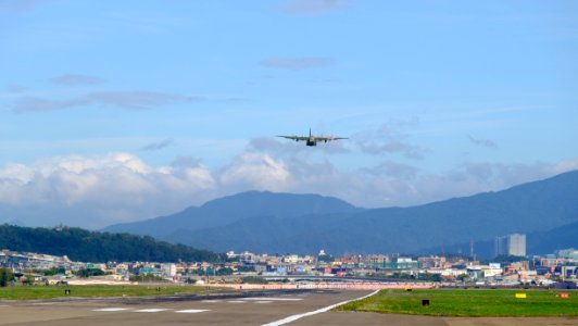 ROCAF C-130H 1304 Taking off from Songshan Air Force Base 20151222c