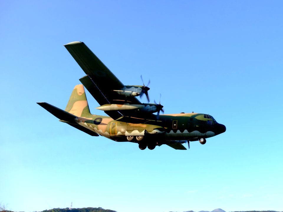 ROCAF C-130H 1307 on Final Approaching at Songshan Air Force Base 20151222a