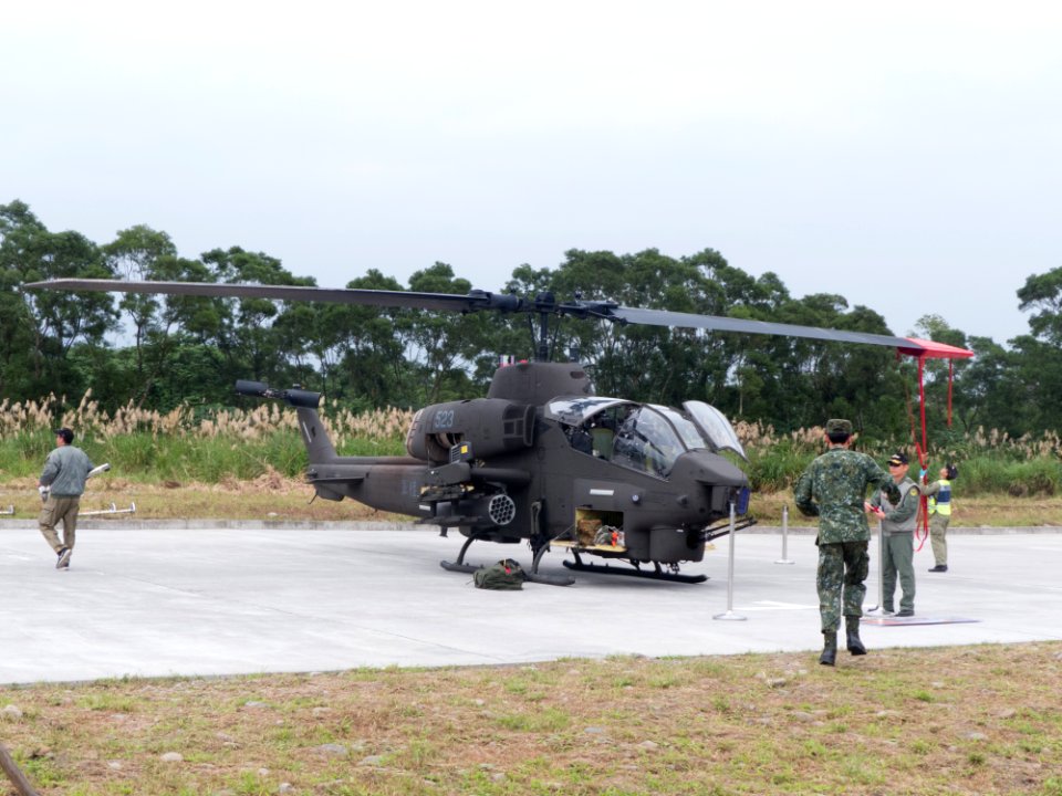 ROCA AH-1W 523 Preparing Take off at Hongchailin Camp 20161224a