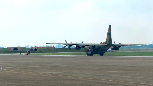 ROCAF C-130H 1318 Taxiing at Ching Chuang Kang Air Force Base 20140719h
