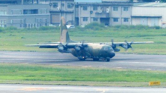 ROCAF C-130H 1302 Landing Down Songshan Air Force Base 20140821