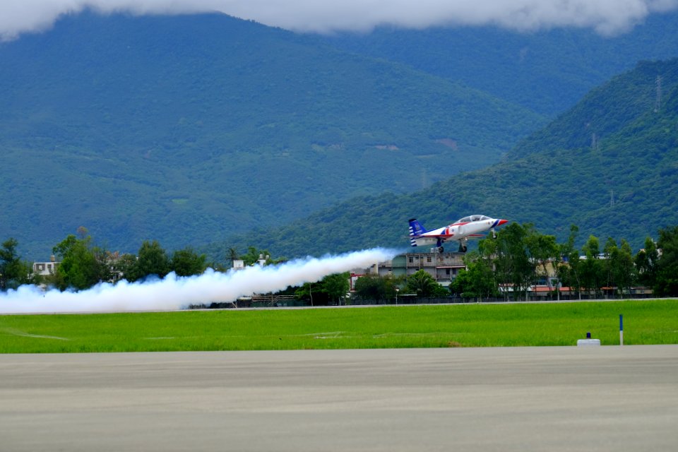 ROCAF Thundertigers AT-3 0820 Taking off fron Hualien Air Force Base 20160813b