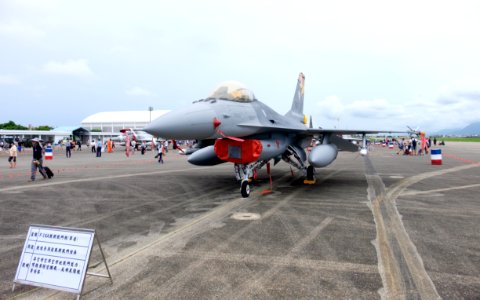 ROCAF F-16A 6677 Display at Hualien AFB Apron with Plaque 20160813