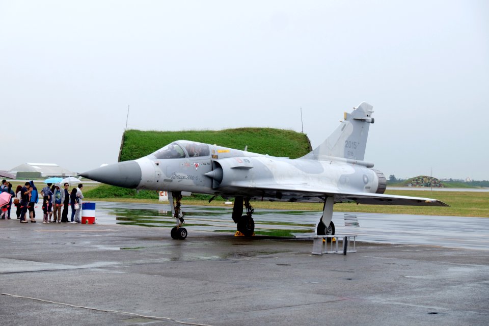 ROCAF Mirage 2000-5EI 2015 Parked at Apron of Hsinchu AFB after Flight Demonstration 20151121b