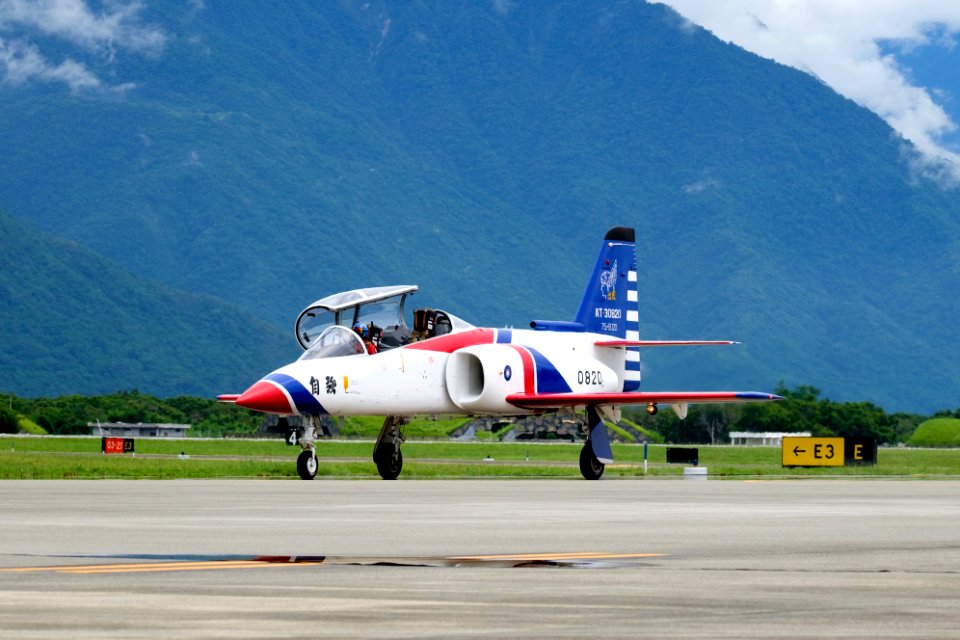 ROCAF Thundertigers AT-3 0820 Taxiing at Hualien Air Force Base Apron 20160813