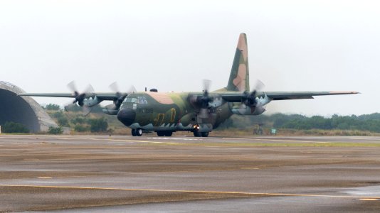 ROCAF C-130H 1315 Taxiing at Ching Chuang Kang AFB 20161126a