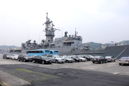 ROCN Lan Yang (FFG-935) Shipped at No.4 East Pier, Keelung Harbour 20150316b