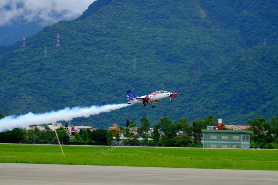 ROCAF Thundertigers AT-3 0820 Taking off fron Hualien Air Force Base 20160813c
