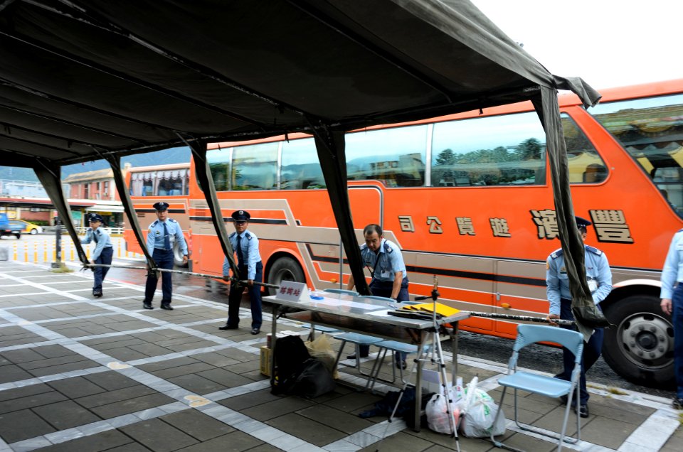 ROCAF Sergeants Moving Shuttle Bus Stop Tent 20160813