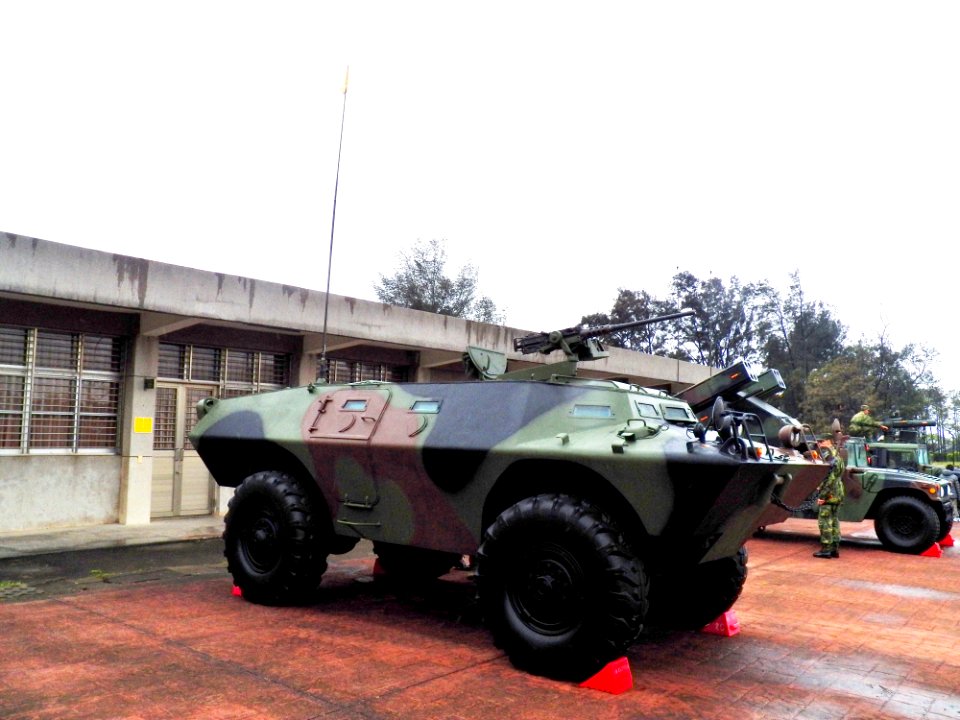 ROCA V-150S Commando Display at Armor School 20130302a