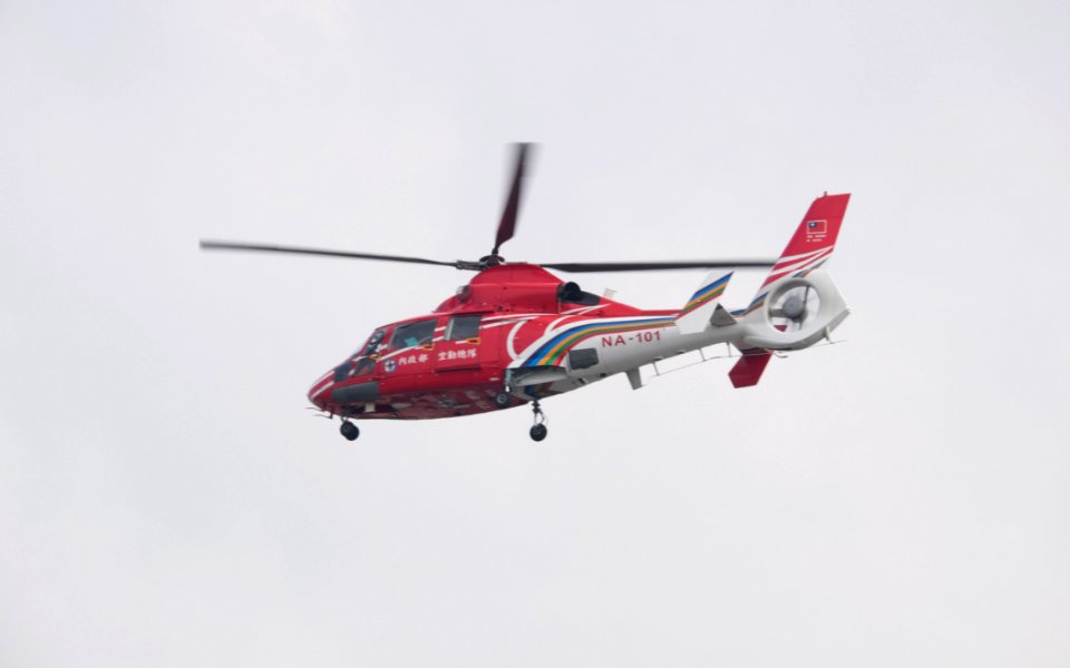 ROC NASC AS365 NA-101 Flight over Taipei Songshan Airport 20150427d