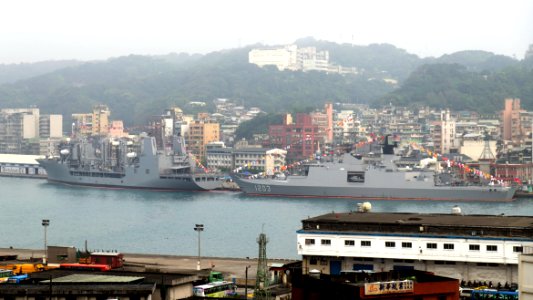 ROCN Training Squadron Shipped in Keelung Naval Pier 20150316a