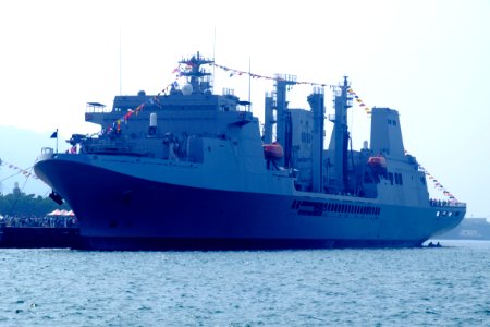 ROCN Panshi (AOE-532) Shipped at No.5 East Pier of Zuoying Naval Base 20161112a