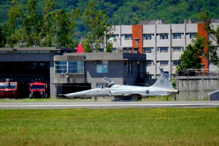 ROCAF RF-5E 5501 Taxiing at Hualien Air Froce Base 20170923Fa
