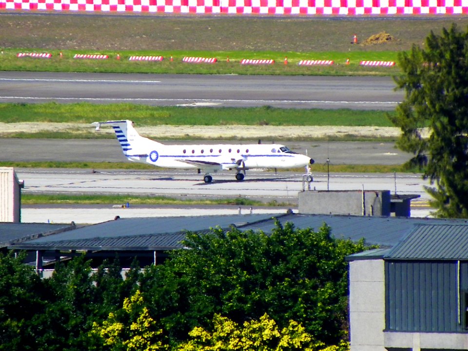 ROCAF BH-1900C 1908 Taxiing at Songshan Air Force Base 20130131