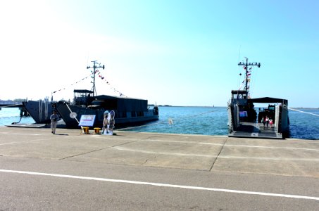 ROCN Ho Chao (LCU-406) and Ho Chion (LCU-481) Shipped in Dong Teng Pier, Zuoying Naval Base 20141123