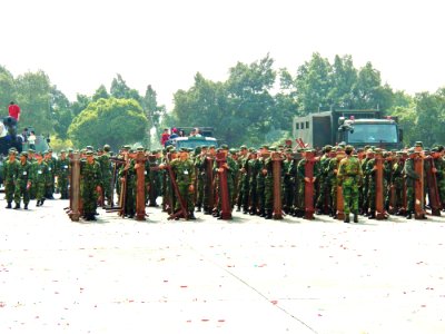 ROCA Infantry School Cadets with Stools Stand by on Ground 20120211