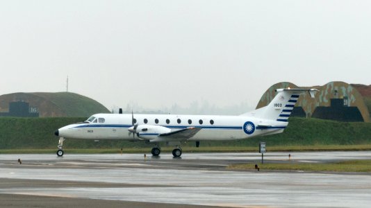 ROCAF Beechcraft 1900C 1903 Taxiing at Ching Chuang Kang Air Force Base 20161126b