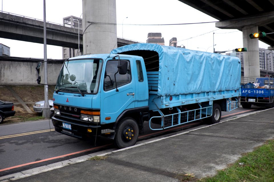 ROCN Fuso FK Truck Parked at Nanhu Riverside Park North 20150204