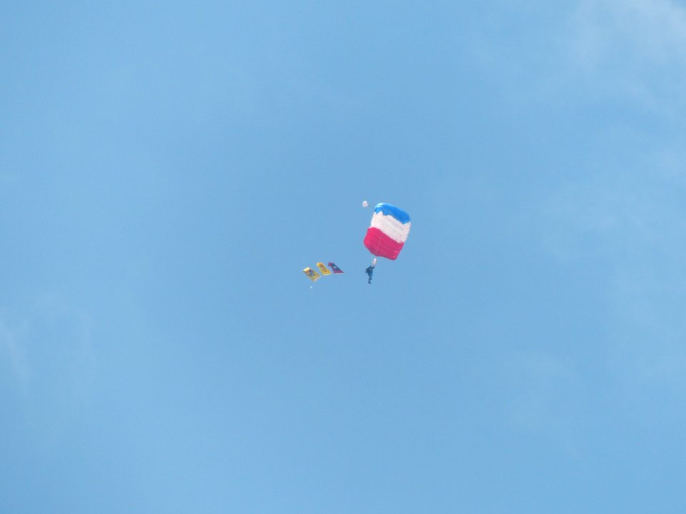 ROCA Dragon Team Crew Descending over Military Academy Ground 20160604b