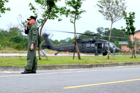 ROCA UH-60M 912 Warming up at Hongchailin Camp 20161224a