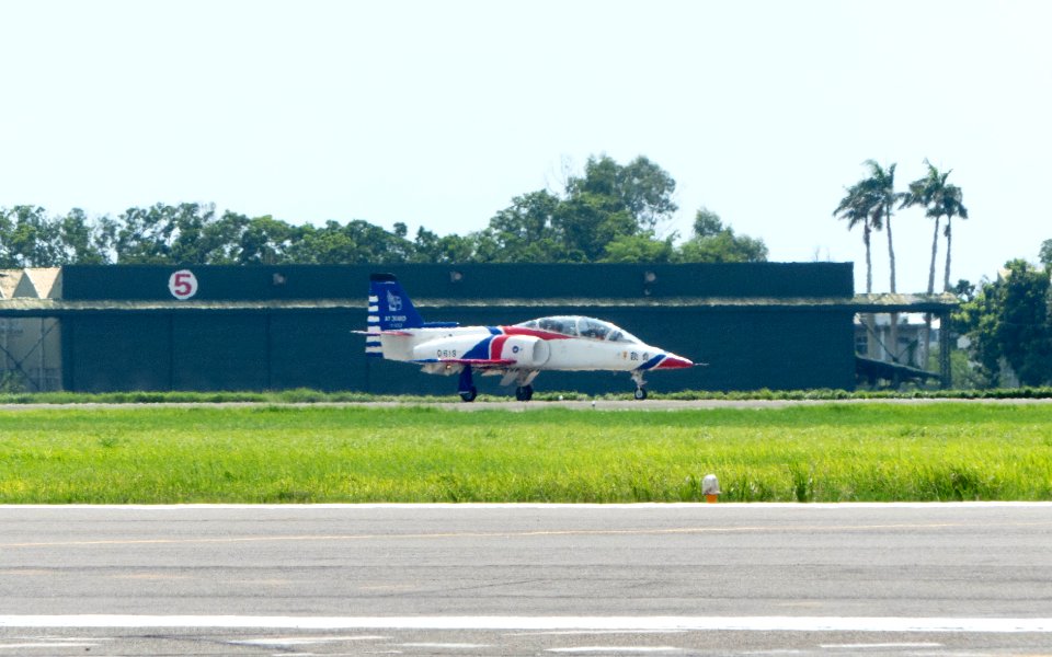 ROCAFA AT-3 0813 Taxiing at Gangshan Air Force Base Runway 20170812