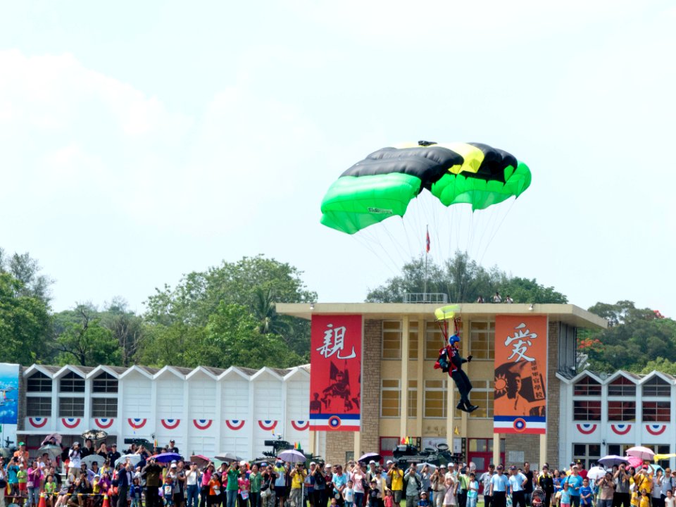 ROCA Dragon Team Crew Descending over Military Academy Ground 20140531r