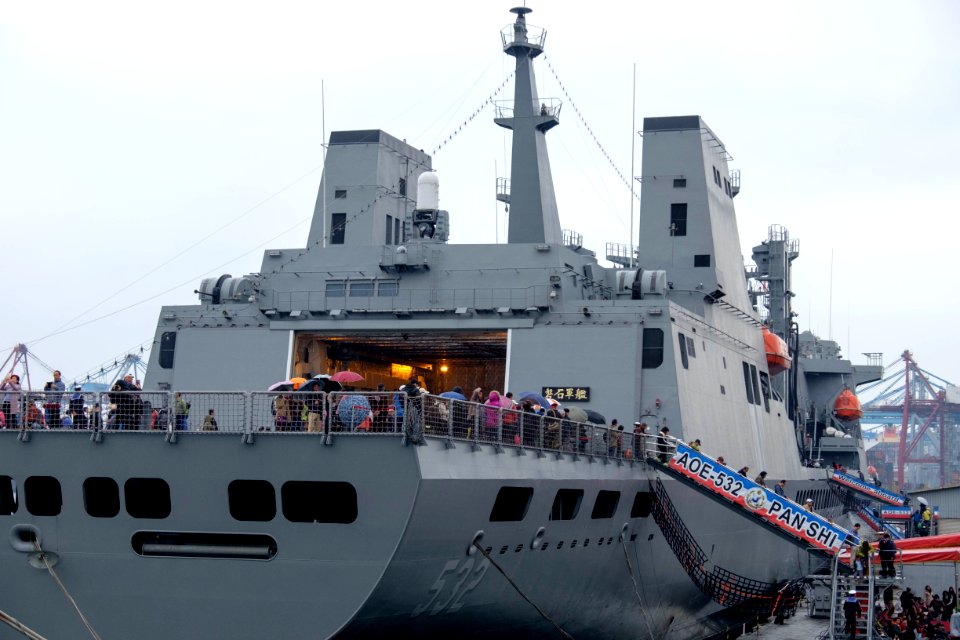 Rear Right View of ROCN Panshi (AOE-532) at Keelung Naval Pier 20170309b