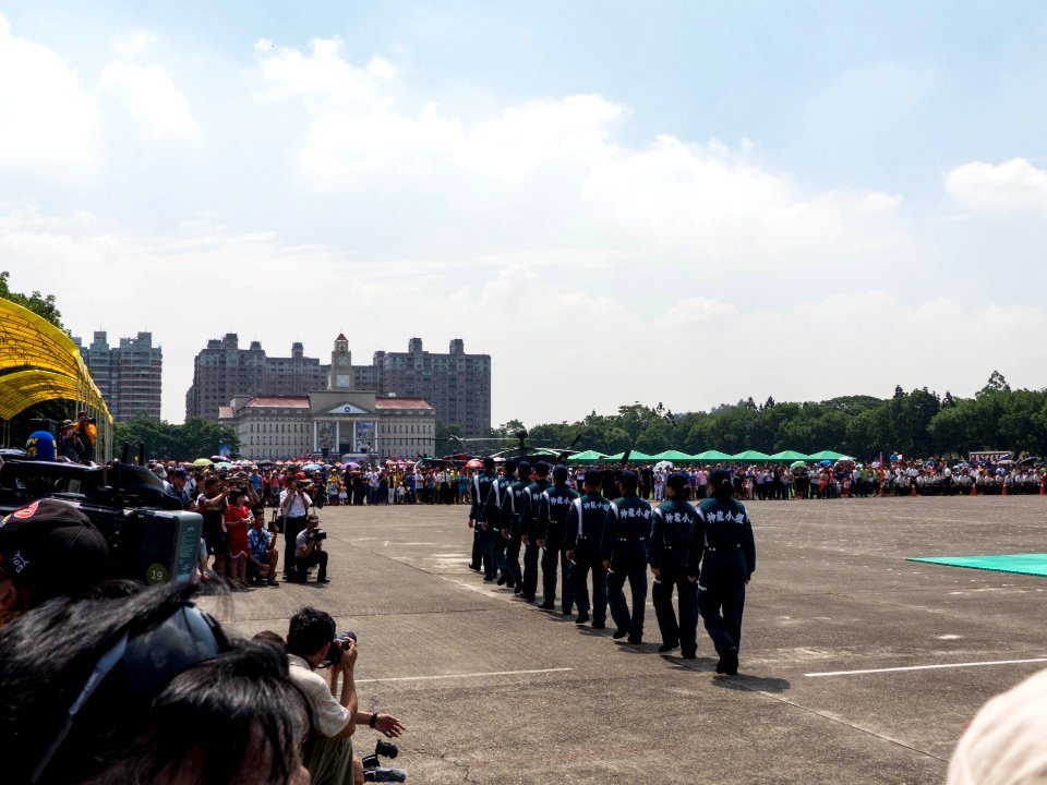 ROCA Dragon Team Crew Leaving Ground after Mission Completed 20140531