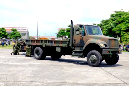 ROCA International 3.5ton 4WD Truck Towing M114 155mm Howitzer into Ground 20150704b