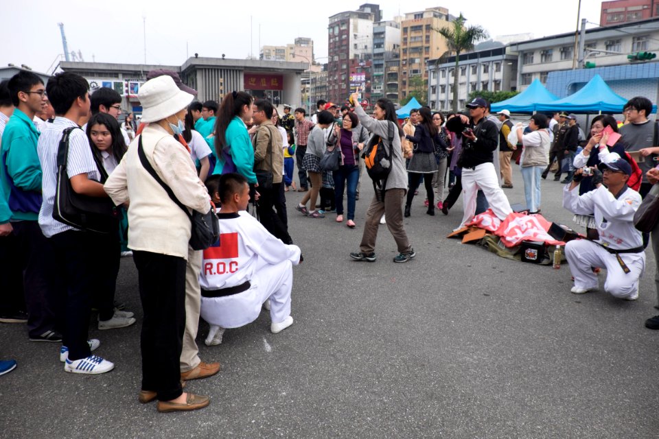 Republic of China Marine Corps Chikwondo Teamers Photographing with Visitors after Performance 20150316b