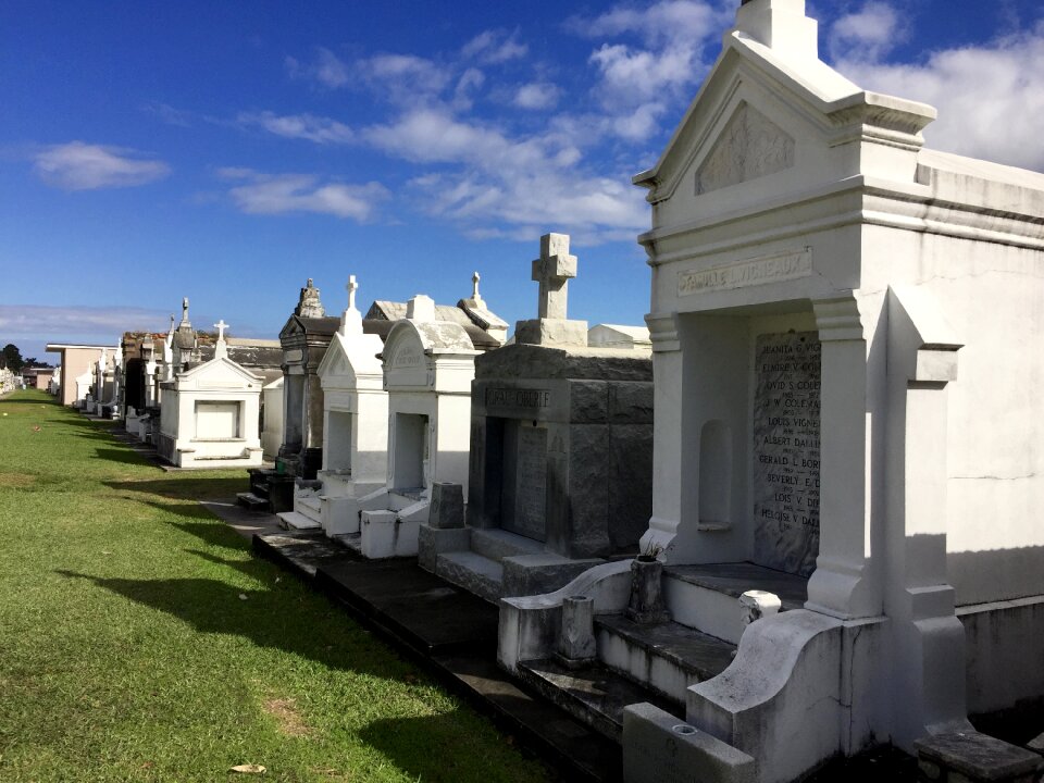 Grave graveyard new orleans french quarter