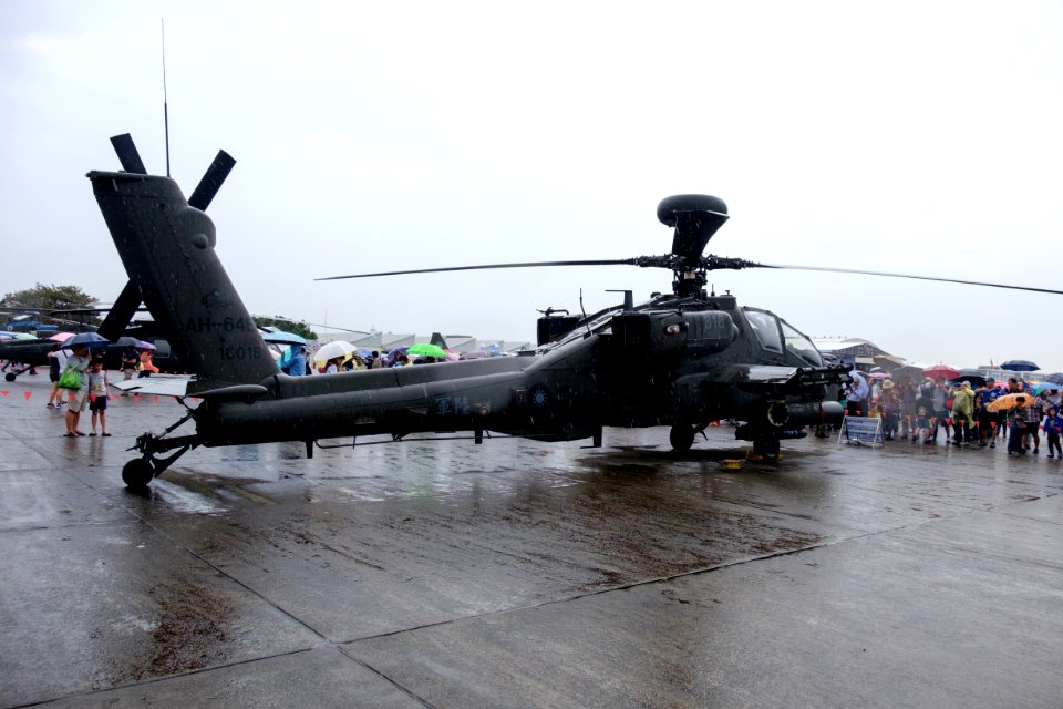 Rear Right View of ROCA AH-64E 818 Display at Hsinchu Air Force Base 20151121