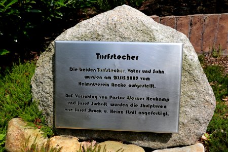 Recke Torfstecher und Sohn bei der Arbeit 07