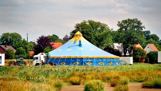Recke Zirkus Salto