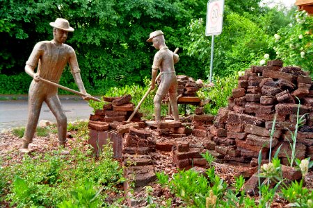 Recke Torfstecher und Sohn bei der Arbeit 01