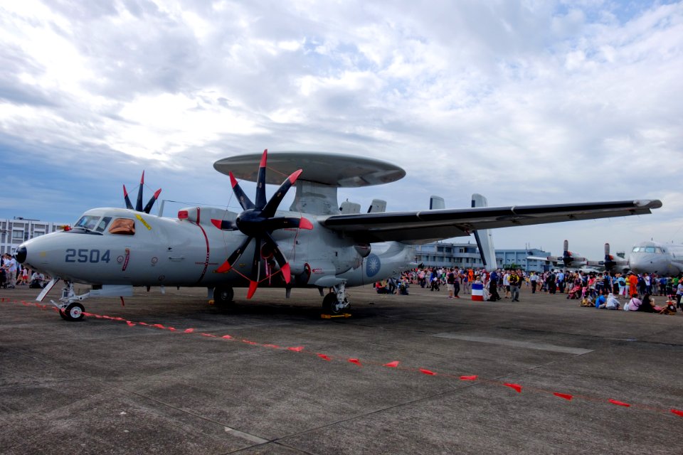 ROCAF E-2K 2504 Display at Hsinchu Air Force Base 20151121a