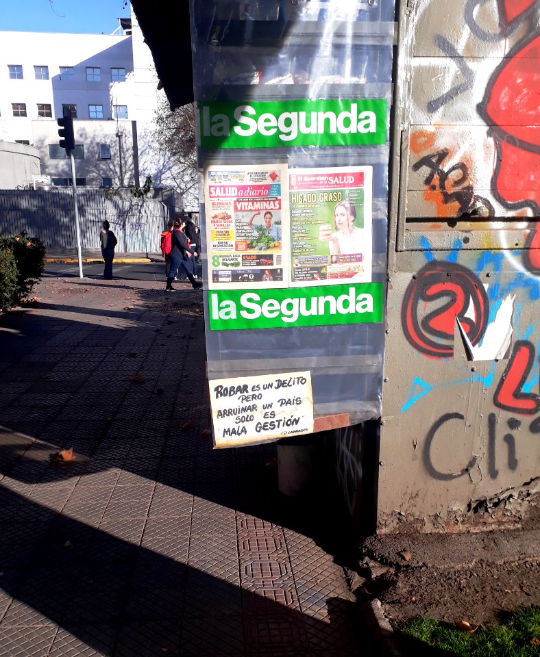 Robar es un delito pero arruinar un país solo es mala gestión