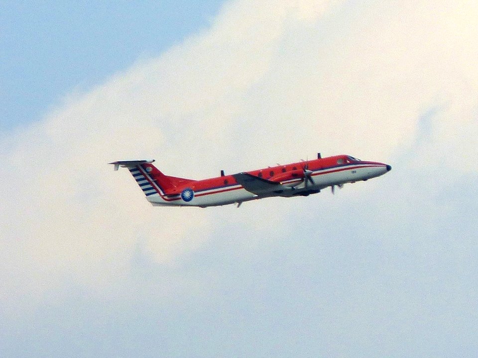 ROCAF EBH-1900C 1912 Flight over Taipei City 20131205